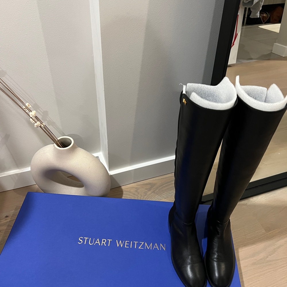 Stuart Weitzman Keelan City boots -- over the knee, leather